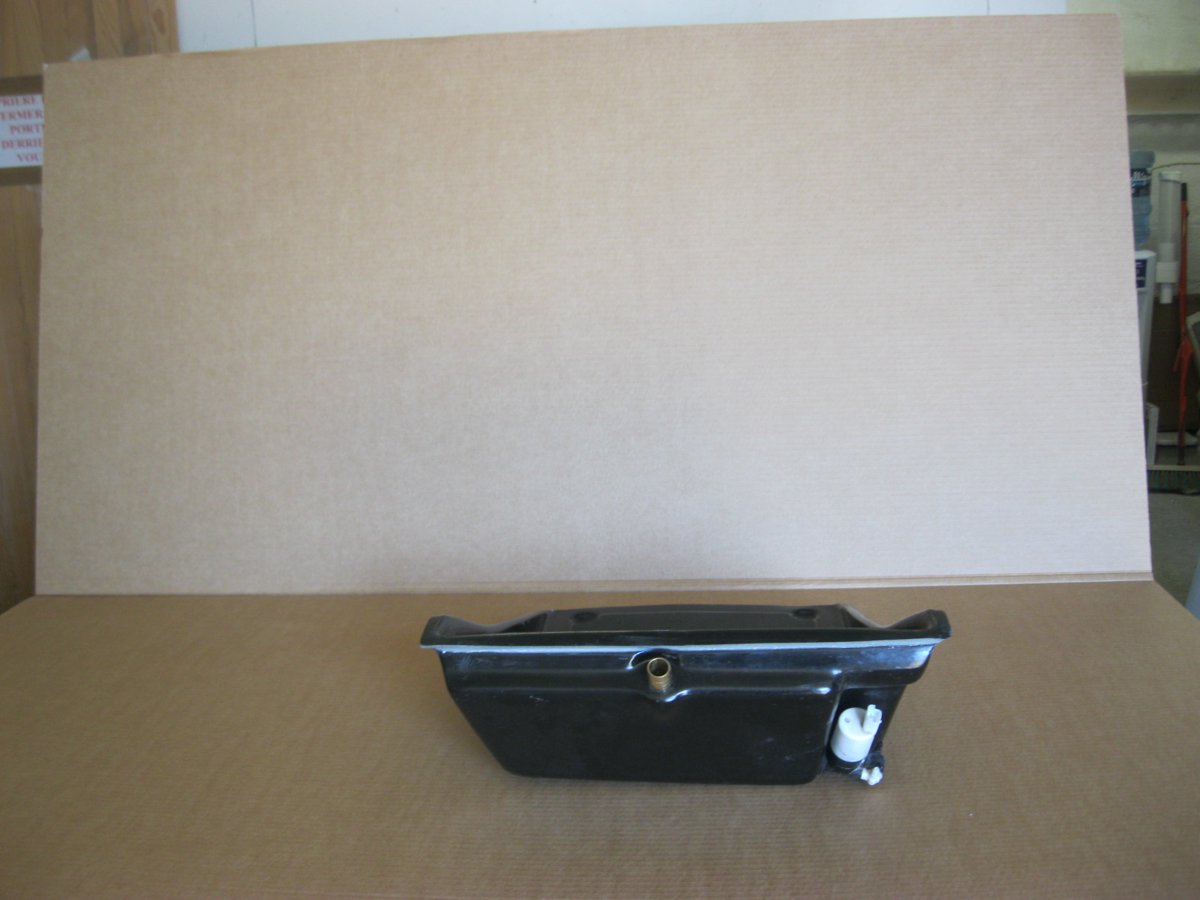 Fussstütze Beifahrer universal inkl. Wassertank zur Scheibenwaschanlage